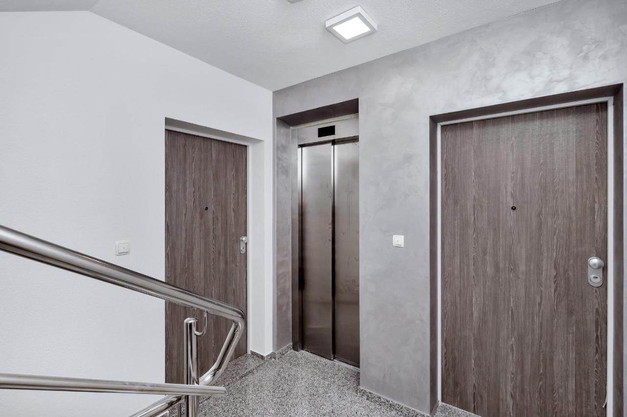 Luxury Sidro With Free Parking Apartmán