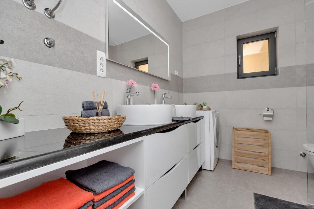 Luxury Sidro With Free Parking Apartmán *